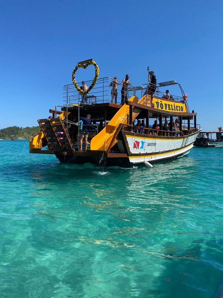 Paseo en barco por Arraial